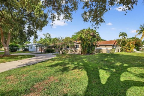 House in Lighthouse Point, Florida 3 bedrooms, 183.11 sq.m. № 1842421 - photo 5