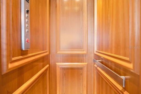 Купить виллу или дом в Мадейра - Бич, Флорида 15 комнат, 362.5м2, № 1762048 - фото 23