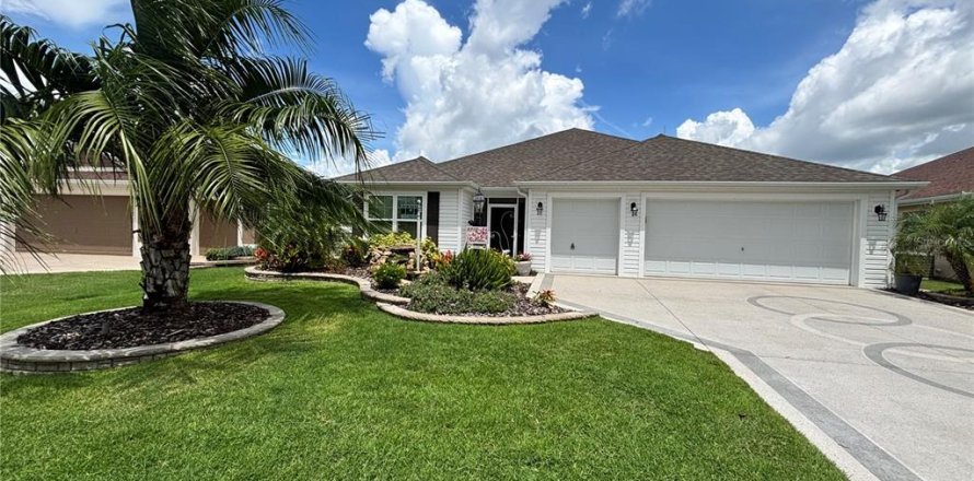 House in The Villages, Florida 3 bedrooms, 178.19 sq.m. № 1820497