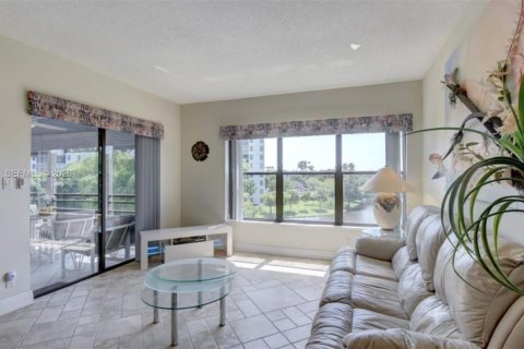 Copropriété à vendre à Pompano Beach, Floride: 2 chambres, 102.19 m2 № 2188304 - photo 2