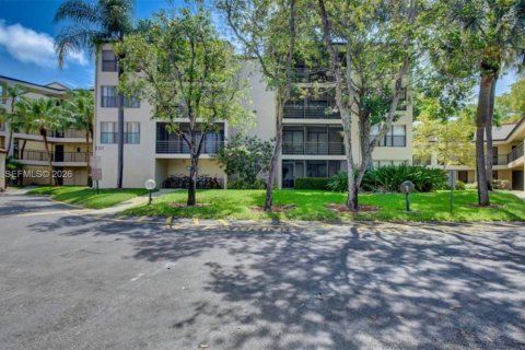 Copropriété à vendre à Pompano Beach, Floride: 2 chambres, 102.19 m2 № 2188304 - photo 7