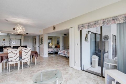 Condo à Pompano Beach, Floride, 2 chambres  № 2188304
