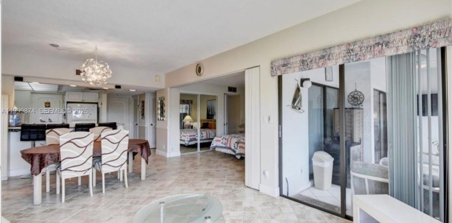 Condo à Pompano Beach, Floride, 2 chambres  № 2188304