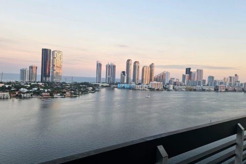 Condominio en alquiler en Aventura, Florida, 3 dormitorios, 157.38 m2 № 2026308 - foto 24