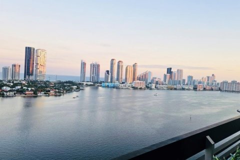 Condominio en Aventura, Florida, 3 dormitorios  № 2026308