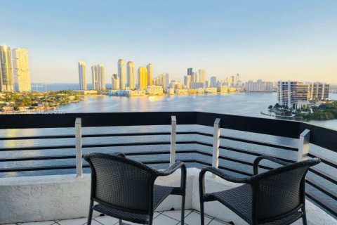 Condominio en alquiler en Aventura, Florida, 3 dormitorios, 157.38 m2 № 2026308 - foto 9