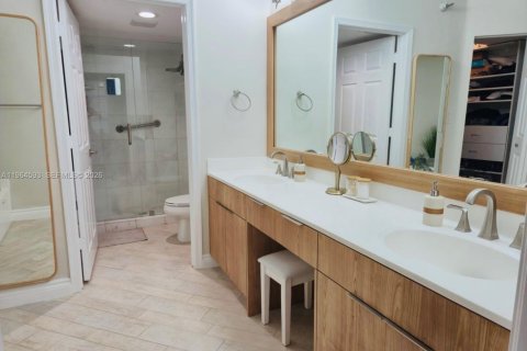 Condominio en alquiler en Aventura, Florida, 3 dormitorios, 157.38 m2 № 2026308 - foto 15
