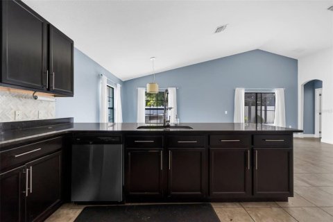 House in Kissimmee, Florida 4 bedrooms, 167.97 sq.m. № 1829091 - photo 6
