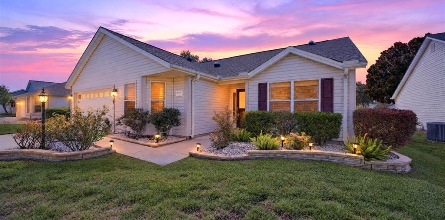 Villa ou maison à The Villages, Floride 3 chambres, 137.87 m2 № 2427048