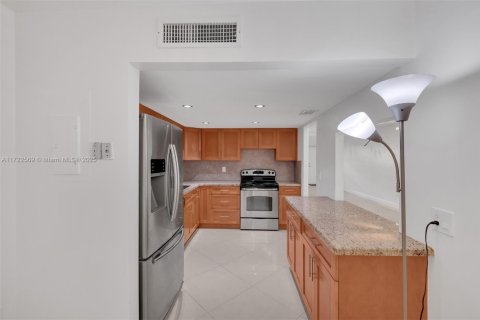 Condominio en venta en Aventura, Florida, 3 dormitorios, 123.56 m2 № 1474825 - foto 2