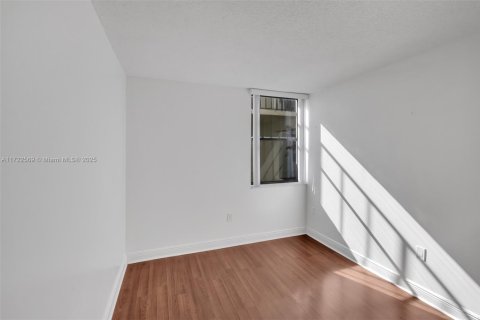Condominio en venta en Aventura, Florida, 3 dormitorios, 123.56 m2 № 1474825 - foto 20