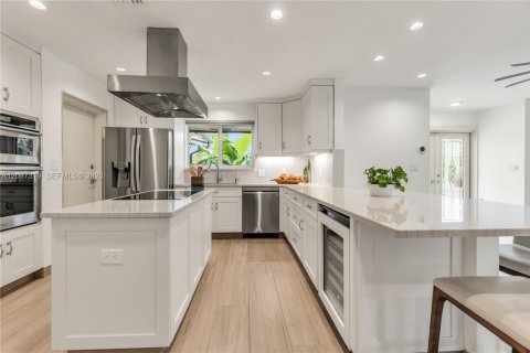 Casa en venta en Fort Lauderdale, Florida, 4 dormitorios, 206.24 m2 № 2359821 - foto 2