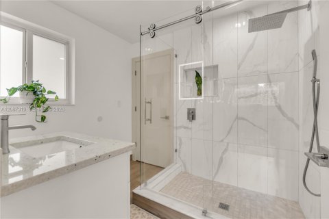 Casa en venta en Fort Lauderdale, Florida, 4 dormitorios, 206.24 m2 № 2359821 - foto 21