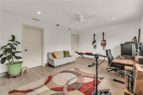 Casa en venta en Fort Lauderdale, Florida, 4 dormitorios, 206.24 m2 № 2359821 - foto 20