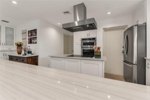 Casa en venta en Fort Lauderdale, Florida, 4 dormitorios, 206.24 m2 № 2359821 - foto 5