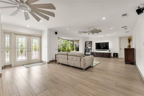 Casa en venta en Fort Lauderdale, Florida, 4 dormitorios, 206.24 m2 № 2359821 - foto 8