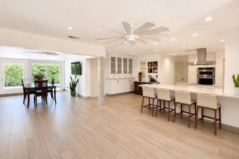 Casa en venta en Fort Lauderdale, Florida, 4 dormitorios, 206.24 m2 № 2359821 - foto 7