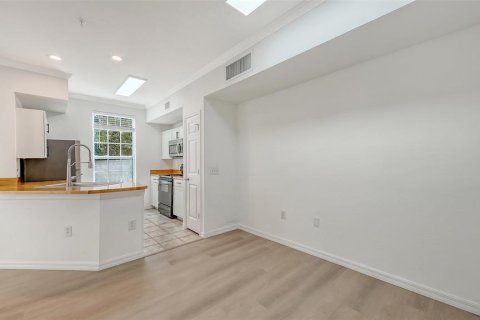 Copropriété à vendre à Sarasota, Floride: 2 chambres, 103.31 m2 № 2151238 - photo 9
