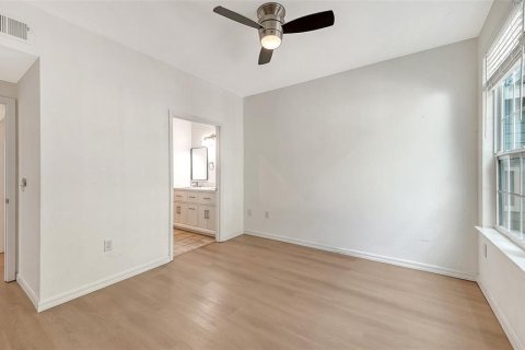 Copropriété à vendre à Sarasota, Floride: 2 chambres, 103.31 m2 № 2151238 - photo 20