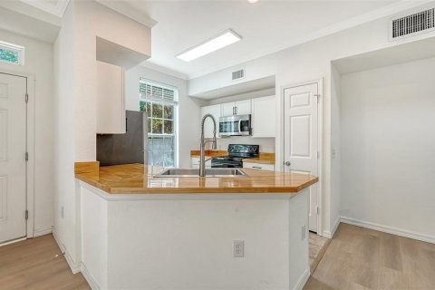Copropriété à vendre à Sarasota, Floride: 2 chambres, 103.31 m2 № 2151238 - photo 13
