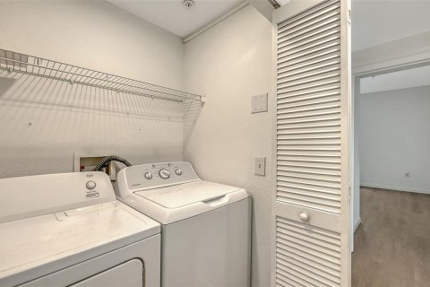 Copropriété à vendre à Sarasota, Floride: 2 chambres, 103.31 m2 № 2151238 - photo 27