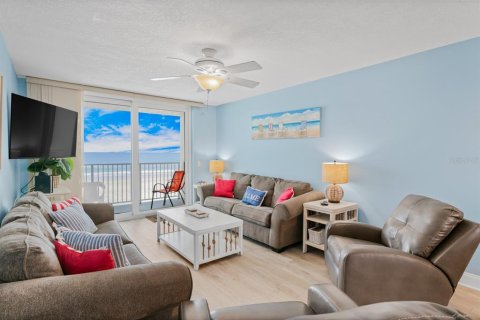 Condo in Indian Shores, Florida, 2 bedrooms  № 1686589 - photo 26