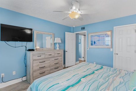 Condo in Indian Shores, Florida, 2 bedrooms  № 1686589 - photo 5