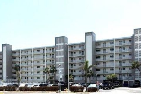 Condo in Indian Shores, Florida, 2 bedrooms  № 1686589 - photo 2