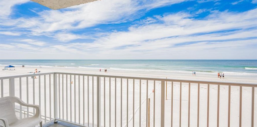 Condo in Indian Shores, Florida, 2 bedrooms  № 1686589