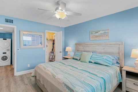 Condo in Indian Shores, Florida, 2 bedrooms  № 1686589 - photo 6