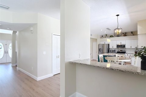 Casa en venta en Tampa, Florida, 4 dormitorios, 299.05 m2 № 1746356 - foto 28