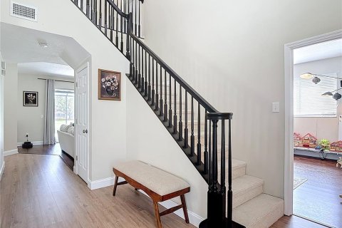 Casa en venta en Tampa, Florida, 4 dormitorios, 299.05 m2 № 1746356 - foto 8