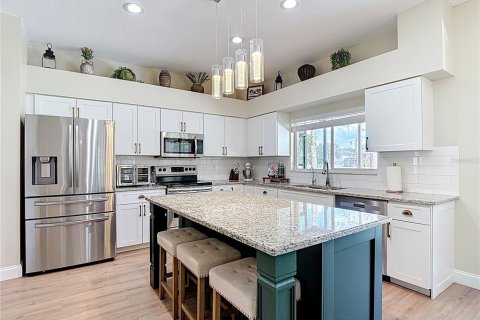 Casa en venta en Tampa, Florida, 4 dormitorios, 299.05 m2 № 1746356 - foto 23