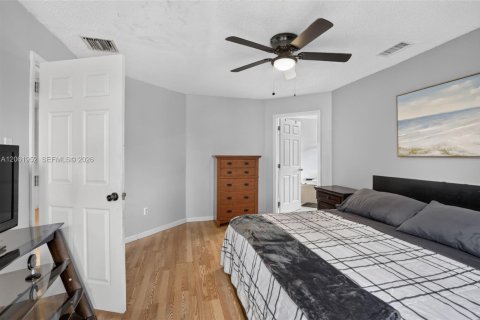 House in Pembroke Pines, Florida 4 bedrooms, 211.45 sq.m. № 2265397 - photo 27