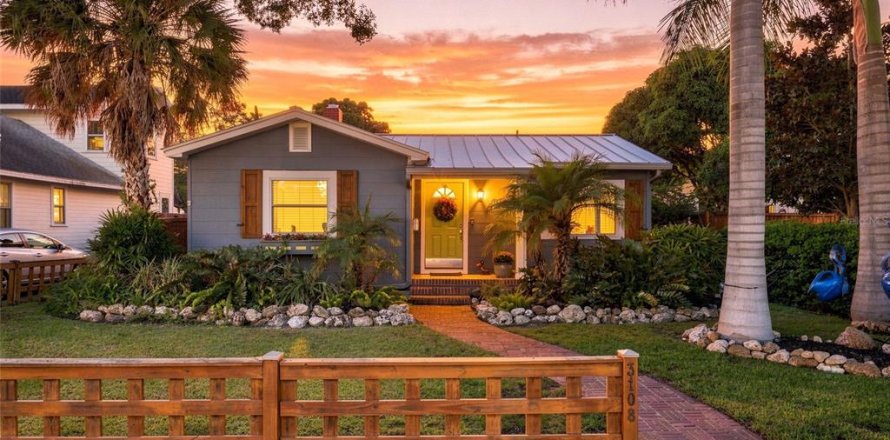 Villa ou maison à Saint Petersburg, Floride 3 chambres, 106.84 m2 № 2420375