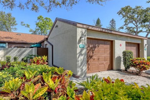 Condo in Bradenton, Florida, 2 bedrooms № 2232213 - photo 2