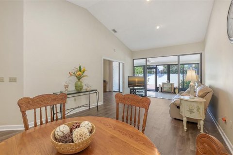 Condo in Bradenton, Florida, 2 bedrooms № 2232213 - photo 10