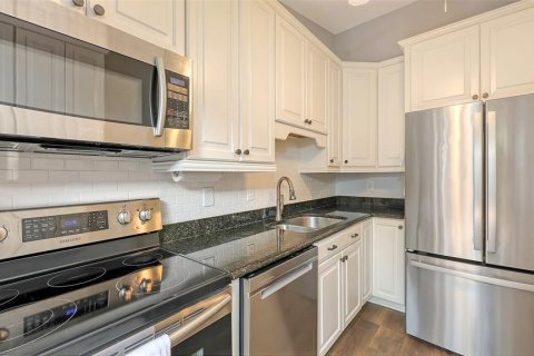 Condo in Bradenton, Florida, 2 bedrooms № 2232213 - photo 6