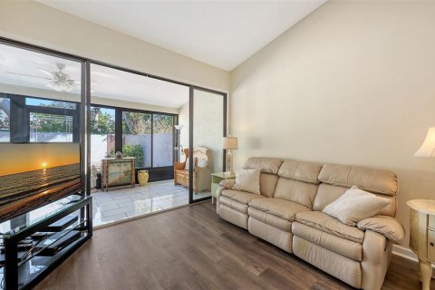 Condo in Bradenton, Florida, 2 bedrooms № 2232213 - photo 13