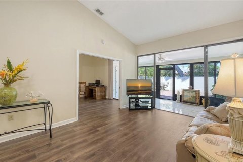 Condo in Bradenton, Florida, 2 bedrooms № 2232213 - photo 11