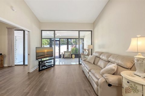 Condo in Bradenton, Florida, 2 bedrooms № 2232213 - photo 12