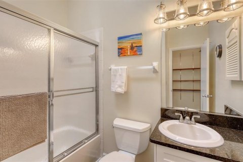 Condo in Bradenton, Florida, 2 bedrooms № 2232213 - photo 27