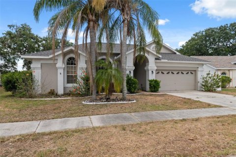 Casa en venta en Hudson, Florida, 5 dormitorios, 207.92 m2 № 1675902 - foto 1