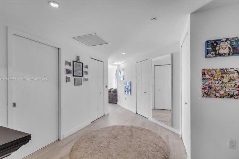 Copropriété à vendre à Miami, Floride: 2 chambres, 95.32 m2 № 1973548 - photo 2