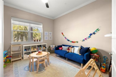 Townhouse in Saint Petersburg, Florida 3 bedrooms, 178.37 sq.m. № 1622368 - photo 16