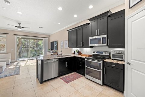 Townhouse in Saint Petersburg, Florida 3 bedrooms, 178.37 sq.m. № 1622368 - photo 8