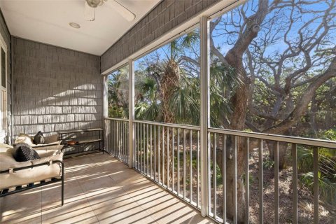 Townhouse in Saint Petersburg, Florida 3 bedrooms, 178.37 sq.m. № 1622368 - photo 26