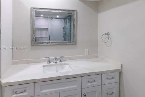 Copropriété à vendre à Coral Gables, Floride: 2 chambres, 93.92 m2 № 1987309 - photo 17