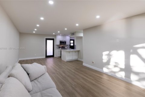 Copropriété à vendre à Coral Gables, Floride: 2 chambres, 93.92 m2 № 1987309 - photo 7