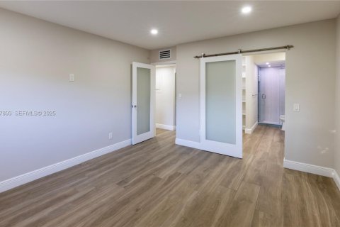 Copropriété à vendre à Coral Gables, Floride: 2 chambres, 93.92 m2 № 1987309 - photo 21